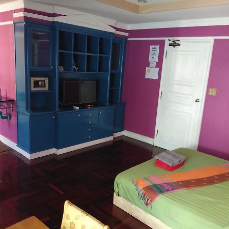 B&B 22 House Банкок Екстериор снимка
