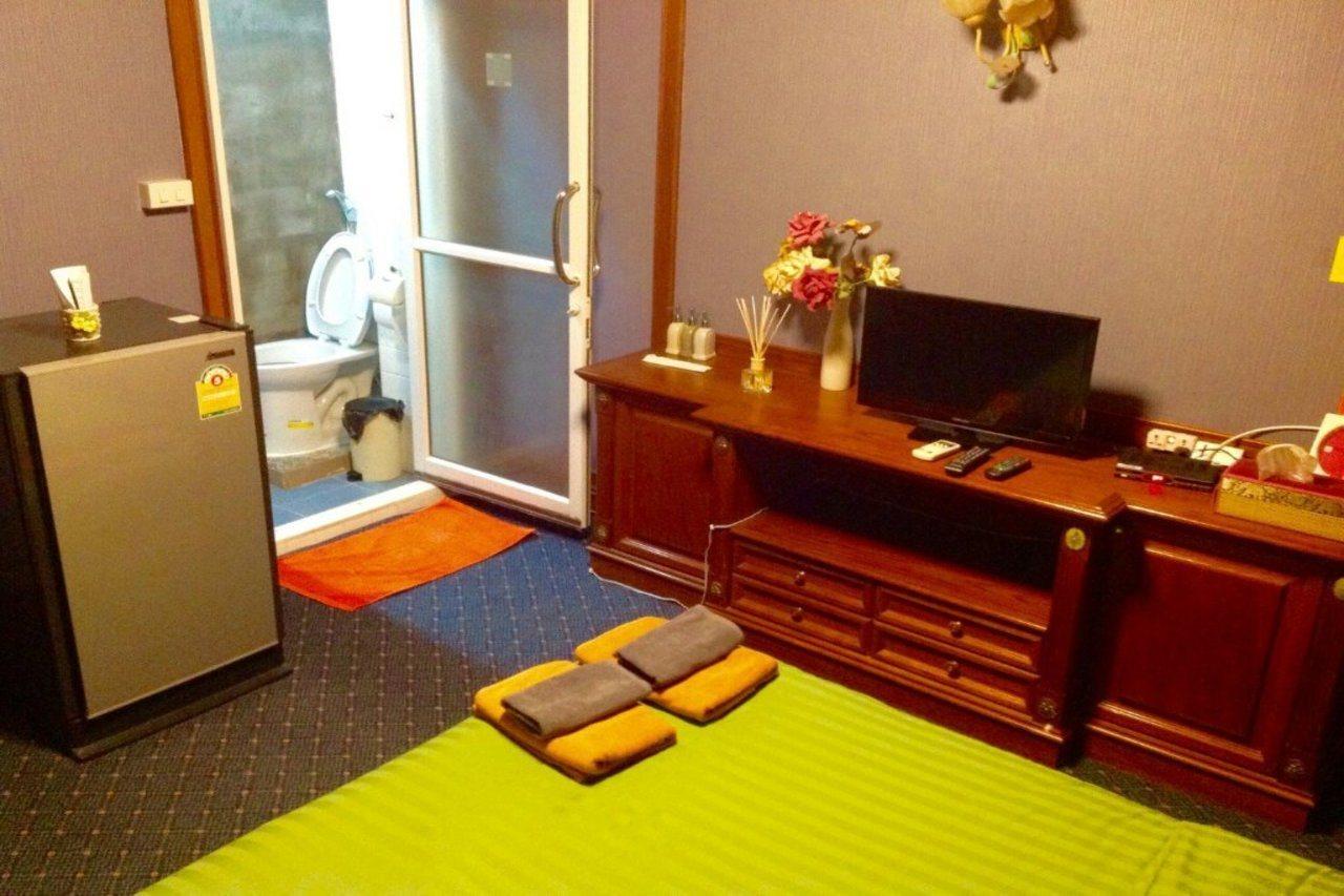 B&B 22 House Банкок Екстериор снимка