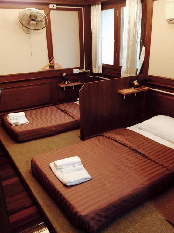 B&B 22 House Банкок Екстериор снимка