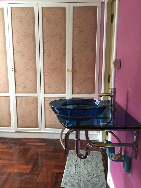 B&B 22 House Банкок Екстериор снимка