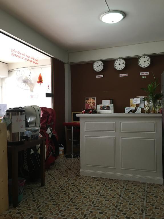 B&B 22 House Банкок Екстериор снимка