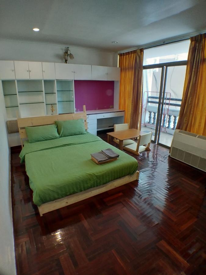 B&B 22 House Банкок Екстериор снимка