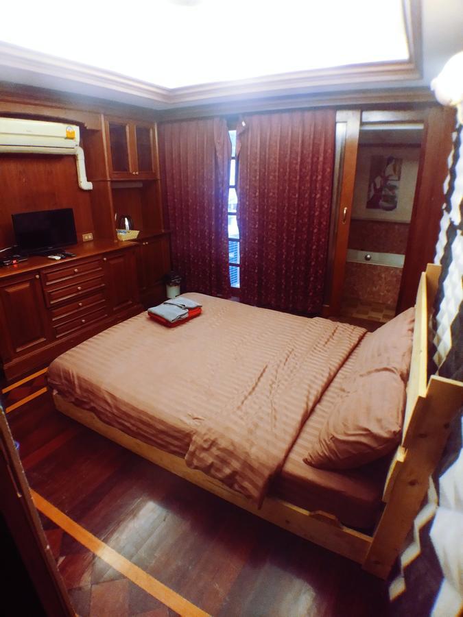 B&B 22 House Банкок Екстериор снимка