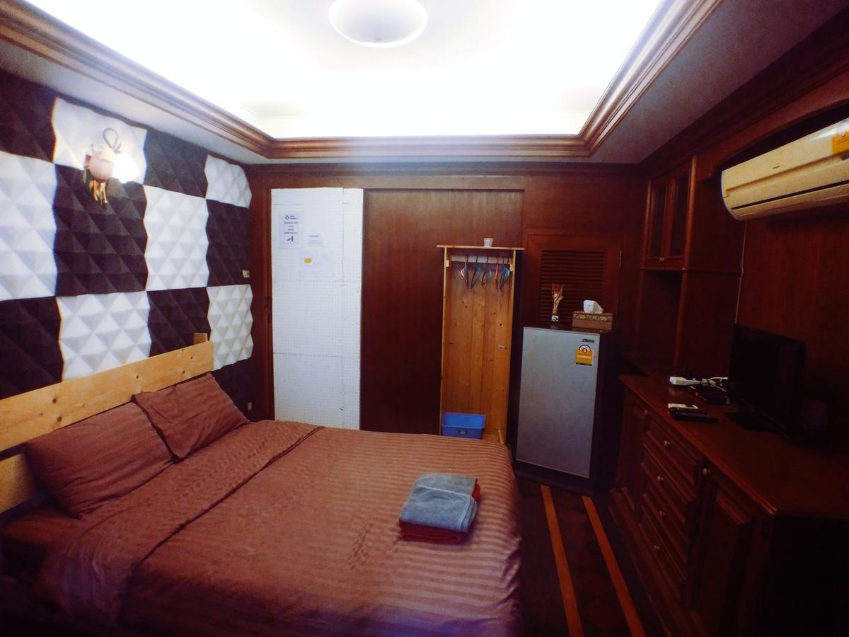 B&B 22 House Банкок Екстериор снимка