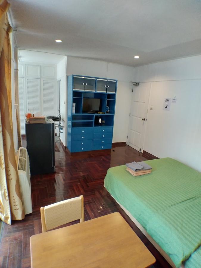 B&B 22 House Банкок Екстериор снимка